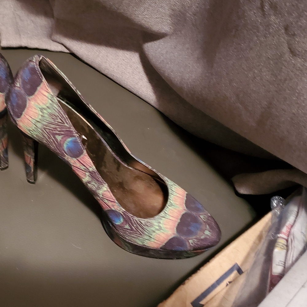Shoes - Picture 3 of 3